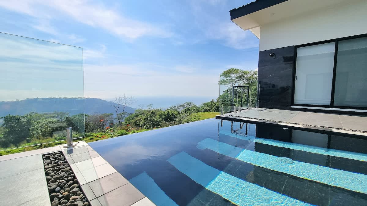 U House