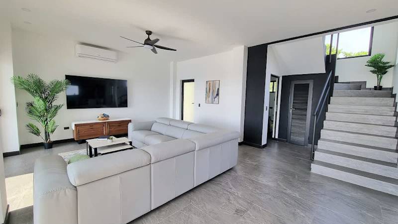 U House 6
