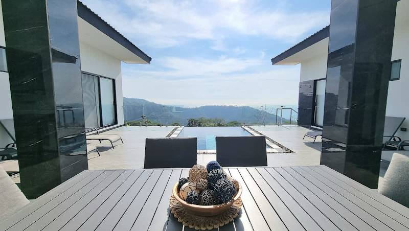 U House 7