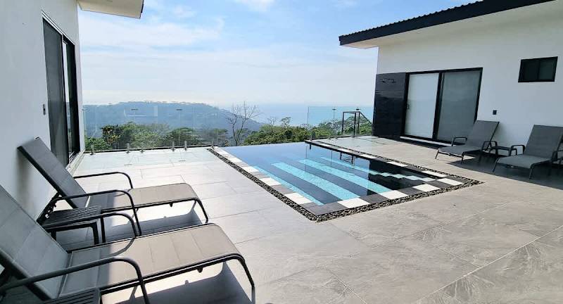U House 10